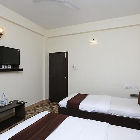 Oyo Stellar Resort 부바네스 외부 사진