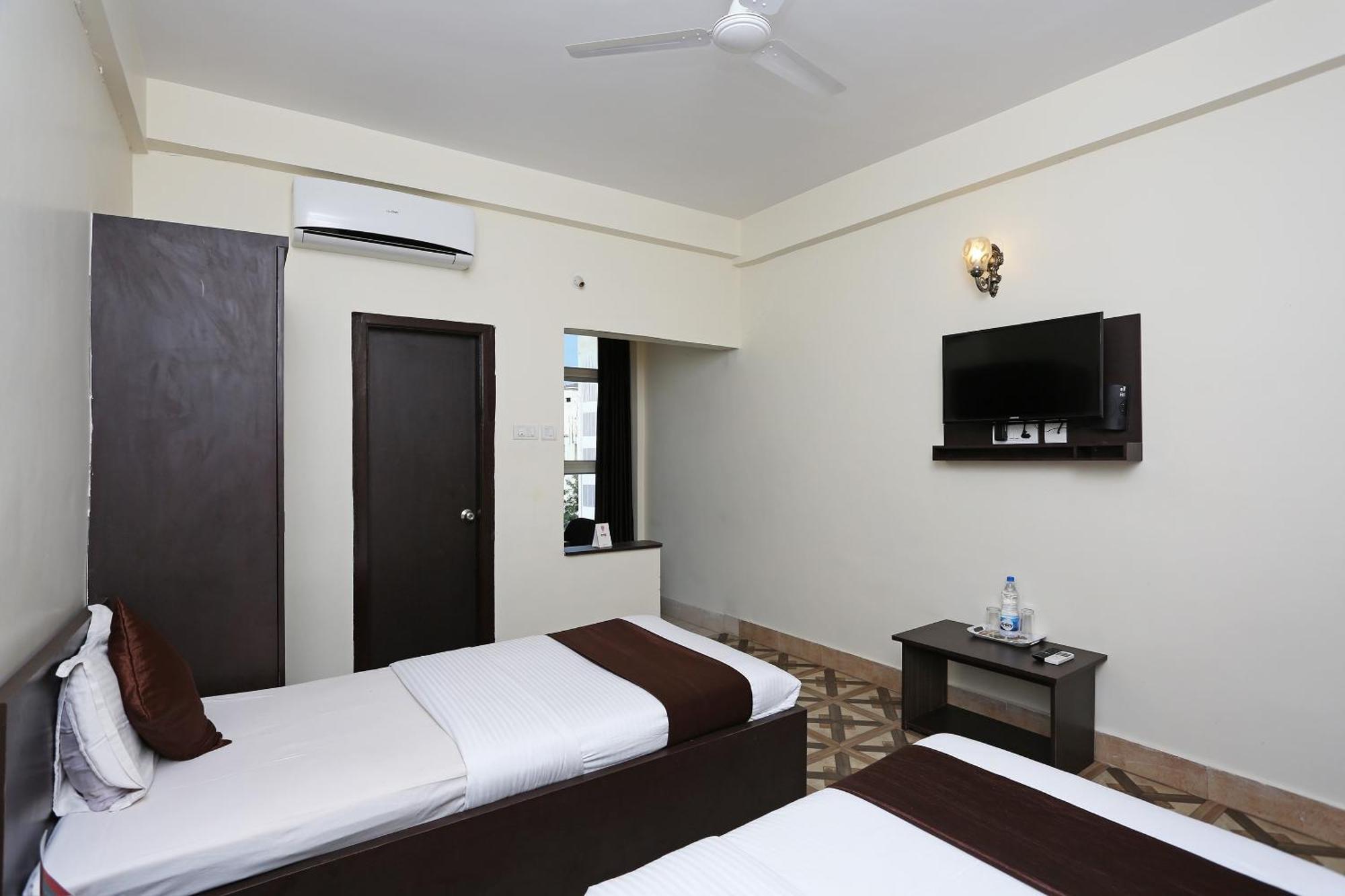 Oyo Stellar Resort 부바네스 외부 사진