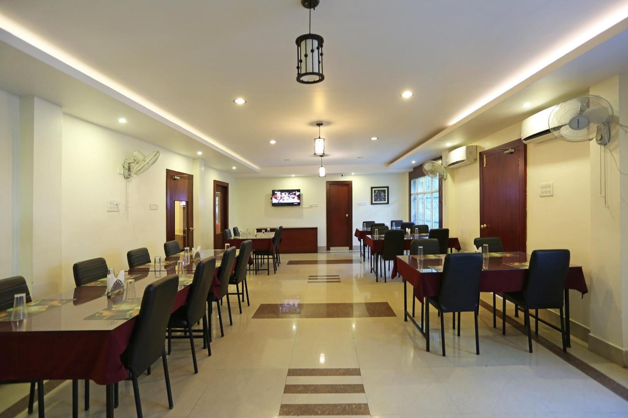 Oyo Stellar Resort 부바네스 외부 사진